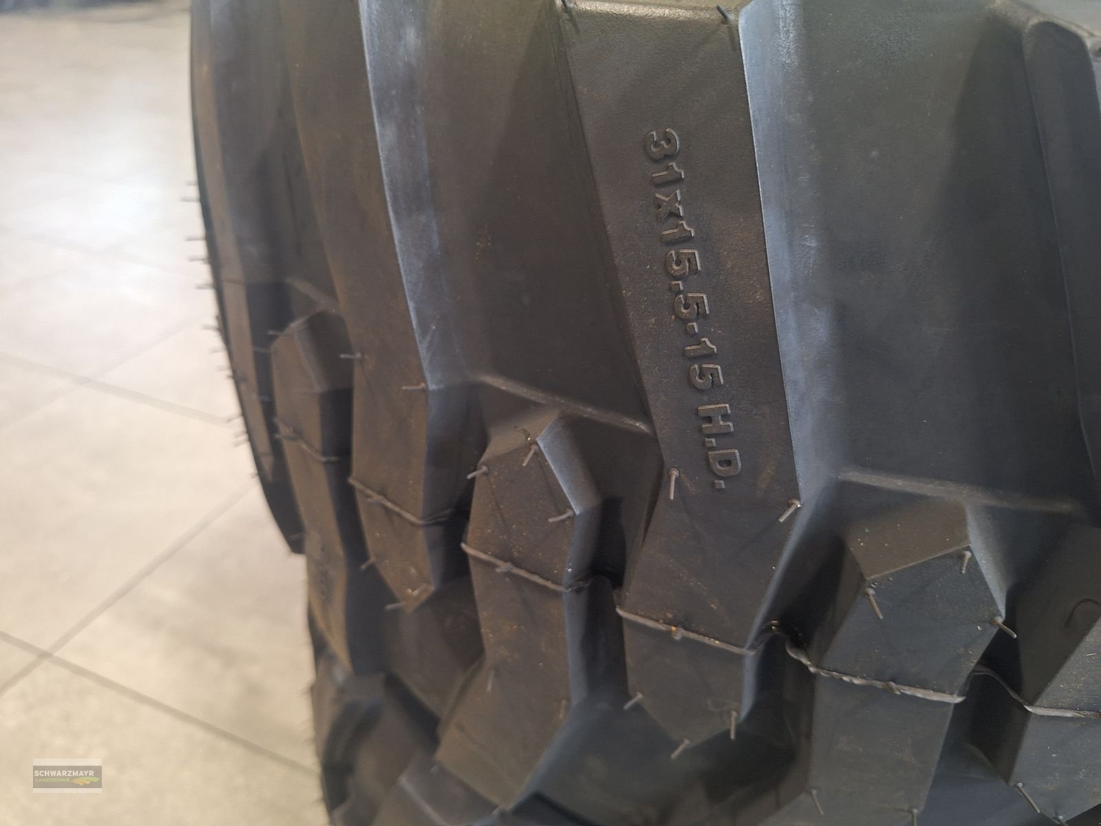 Rad typu Sonstige BKT 31x15.50-15 EM SKID, Neumaschine v Gampern (Obrázek 7)