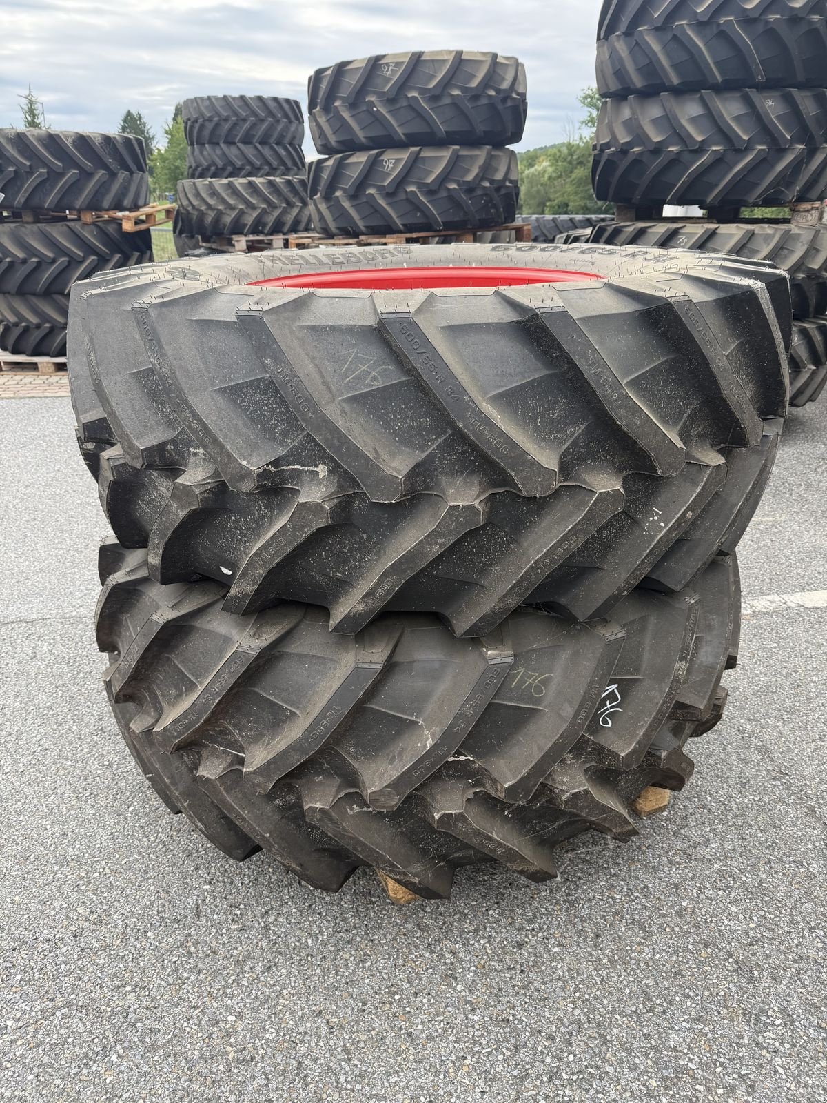 Rad des Typs Sonstige DIV. Michelin, Trelleborg, Mitas ,BKT, Gebrauchtmaschine in Siget in der Wart (Bild 8)