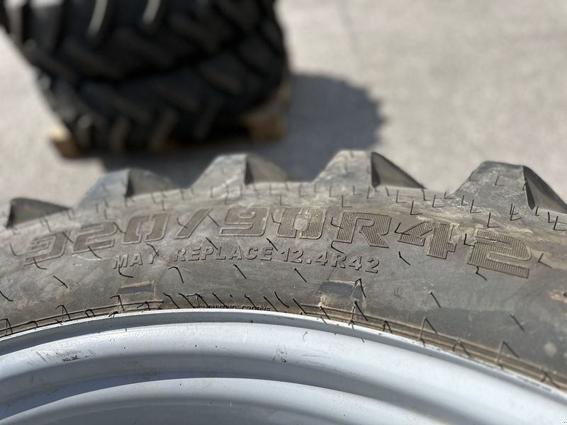 Rad des Typs Sonstige Garn. CEAT 320/85R28 u. 320/90R42 Räder, Gebrauchtmaschine in St. Marienkirchen (Bild 13)