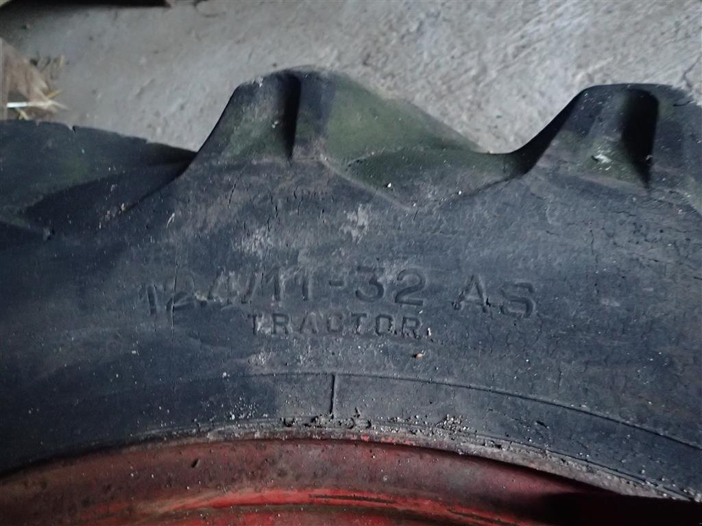 Rad типа Sonstige Komplet hjul 12,4 /11 - 28R, Gebrauchtmaschine в Egtved (Фотография 2)