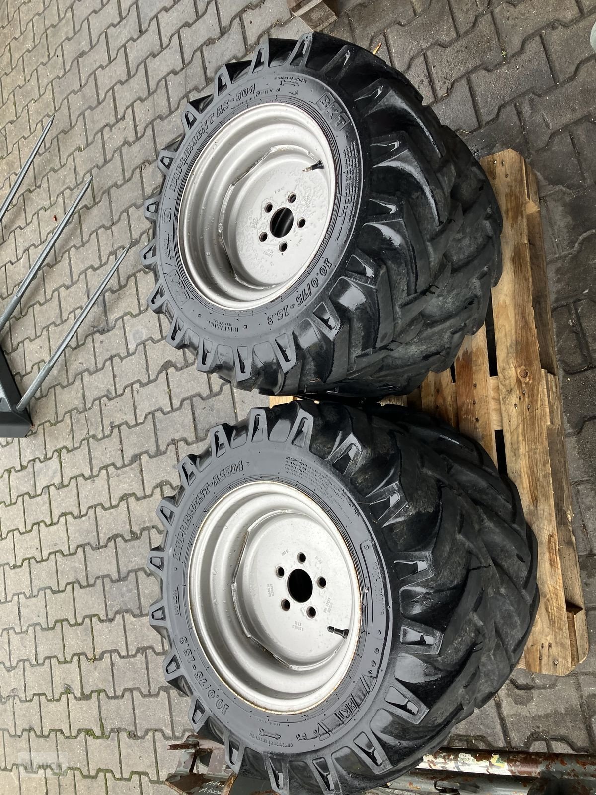 Rad typu Sonstige Kompletträder 10.0/75-15.3, Gebrauchtmaschine v Burgkirchen (Obrázek 3)