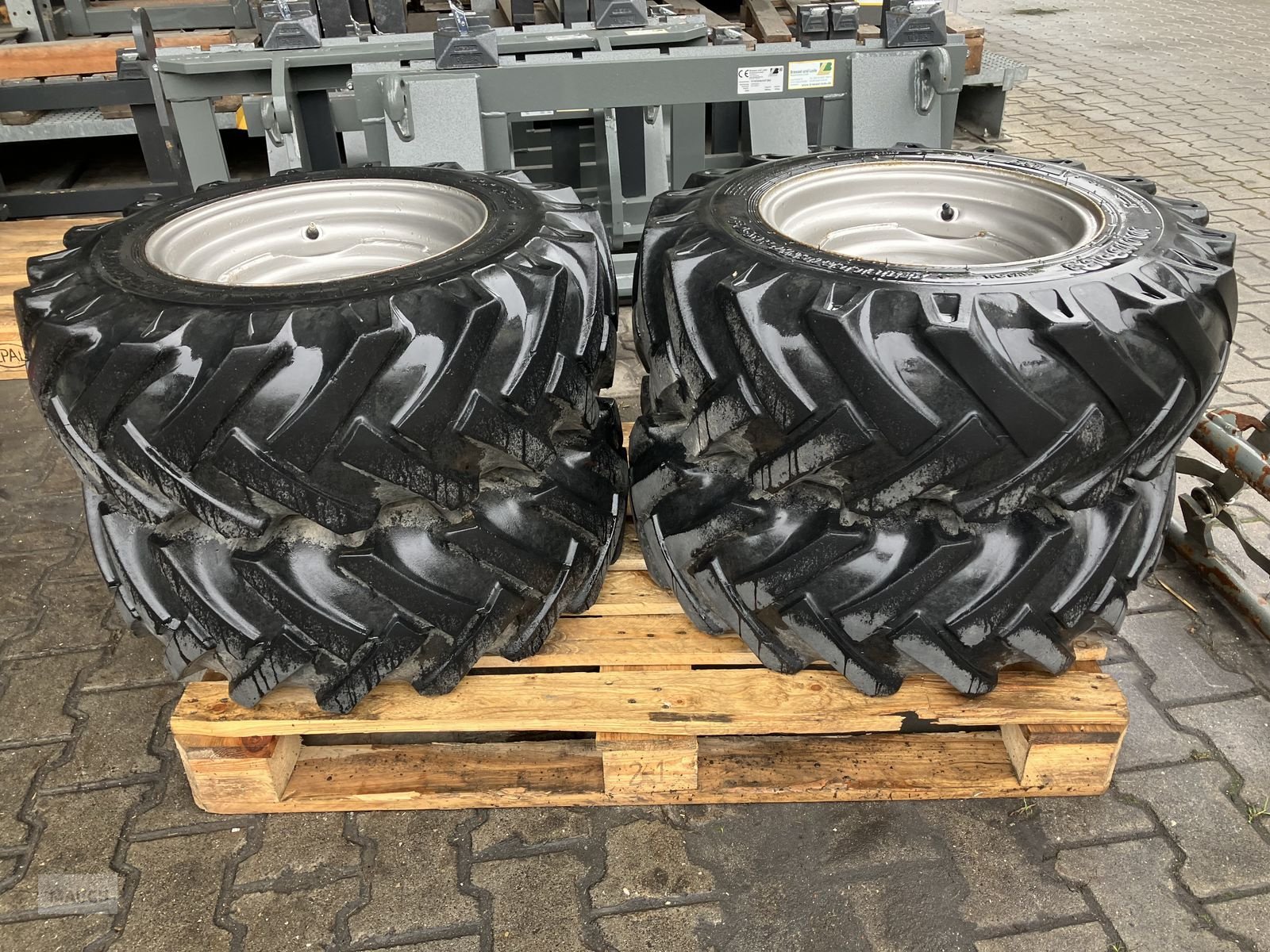 Rad typu Sonstige Kompletträder 10.0/75-15.3, Gebrauchtmaschine v Burgkirchen (Obrázek 1)