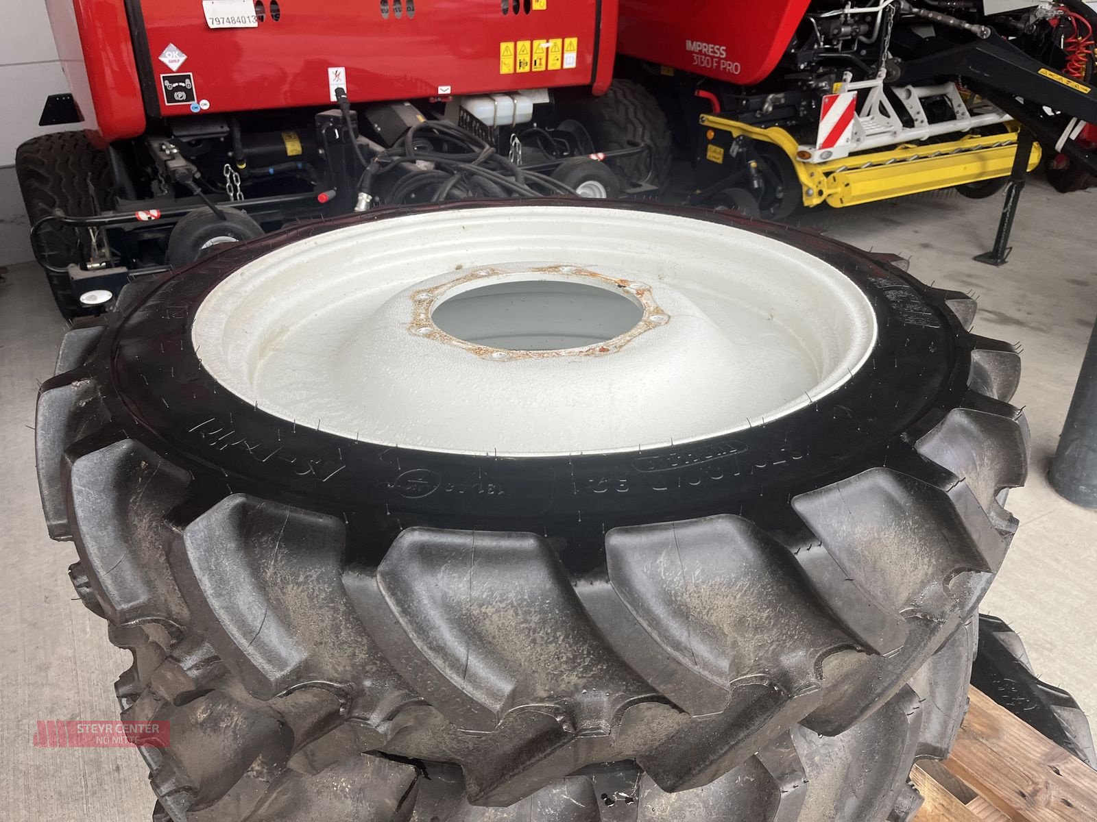 Rad typu Sonstige Kulturräder 270/80 R32, 270/95 R44 PRIVATVERKAUF, Neumaschine w St. Pölten (Zdjęcie 3)