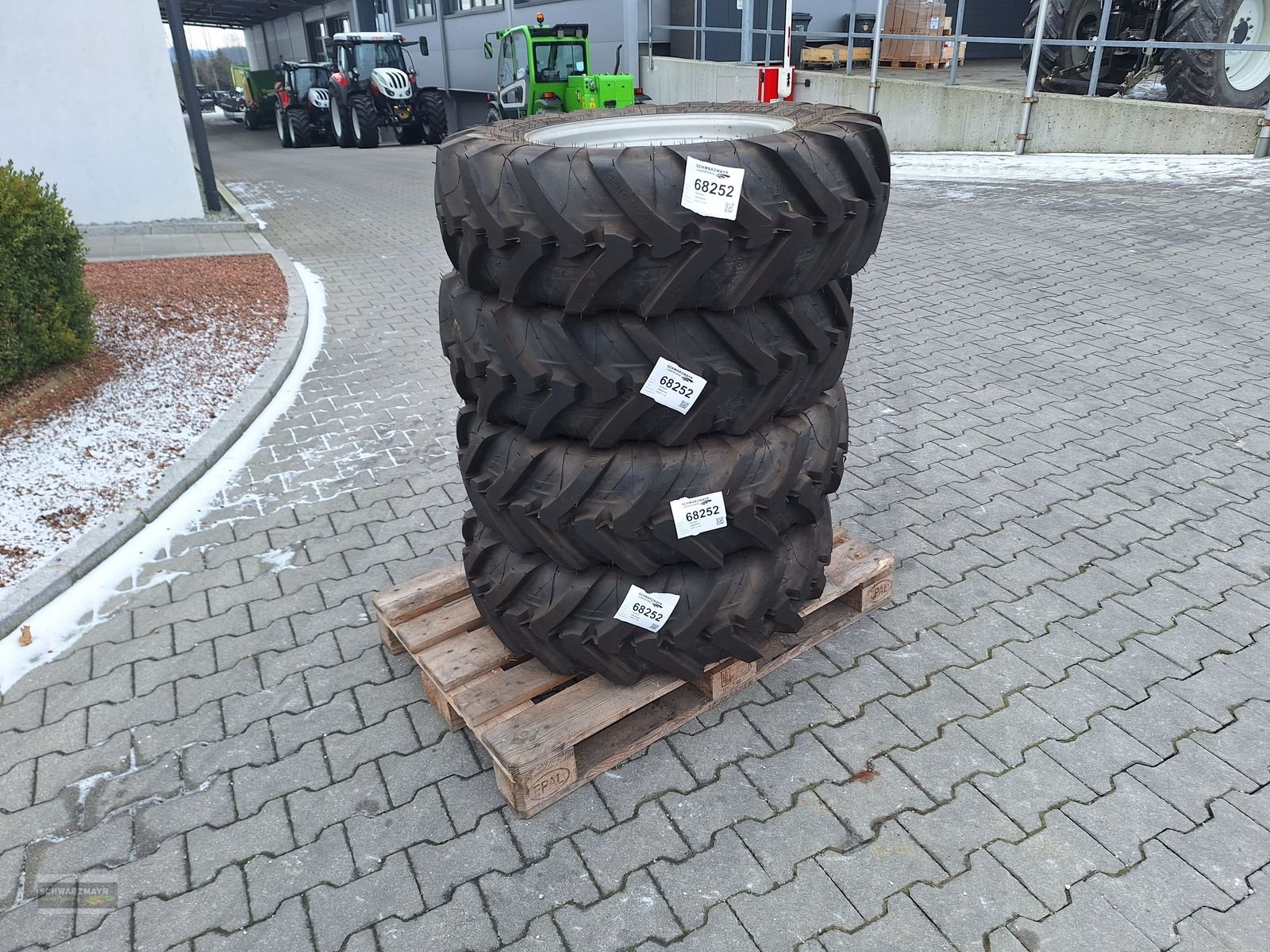 Rad des Typs Sonstige Michelin 280/80R20, Neumaschine in Aurolzmünster (Bild 2)