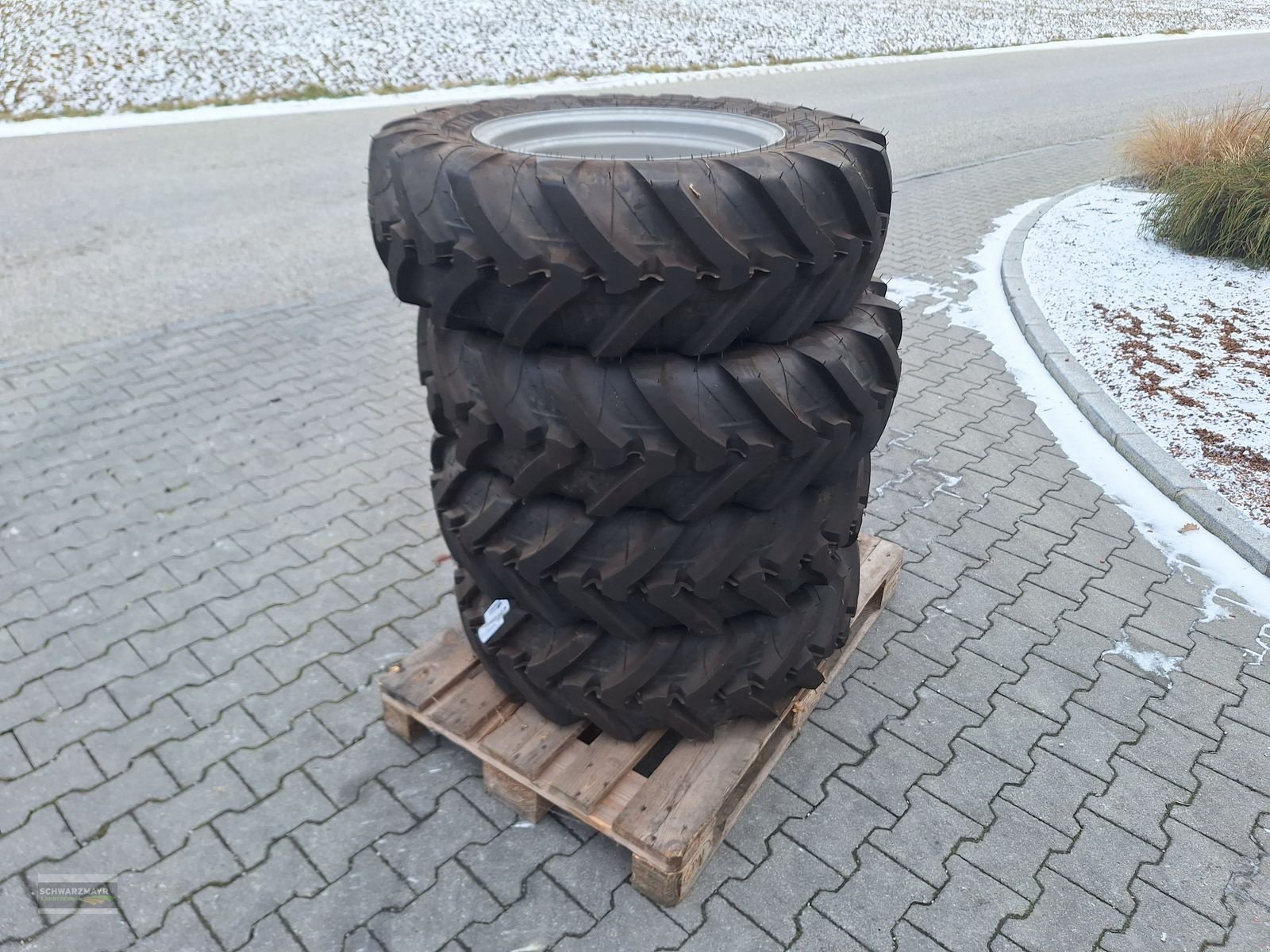 Rad des Typs Sonstige Michelin 280/80R20, Neumaschine in Aurolzmünster (Bild 7)