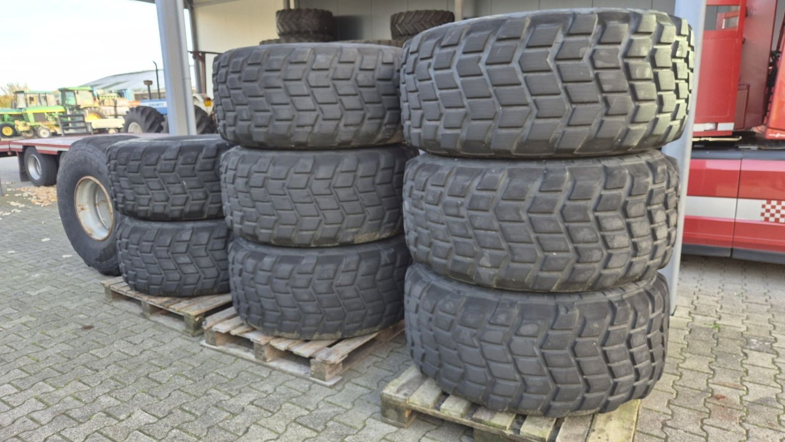 Rad des Typs Sonstige Michelin 525/65R20.5 op velg 20.5R20.5, Gebrauchtmaschine in Schoonebeek (Bild 3)