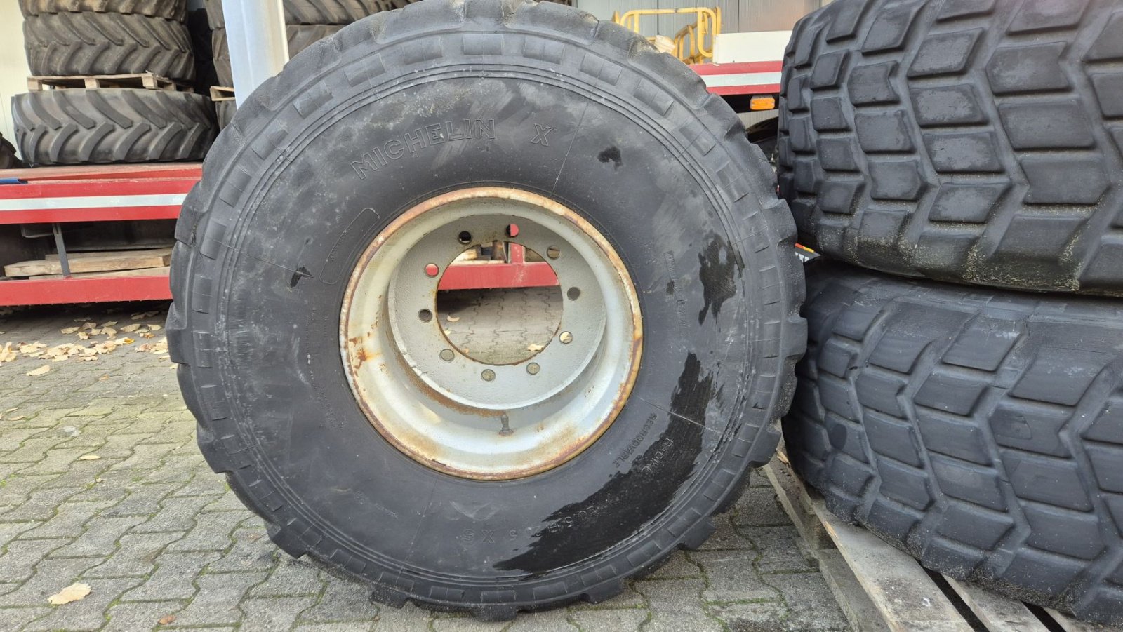 Rad des Typs Sonstige Michelin 525/65R20.5 op velg 20.5R20.5, Gebrauchtmaschine in Schoonebeek (Bild 5)