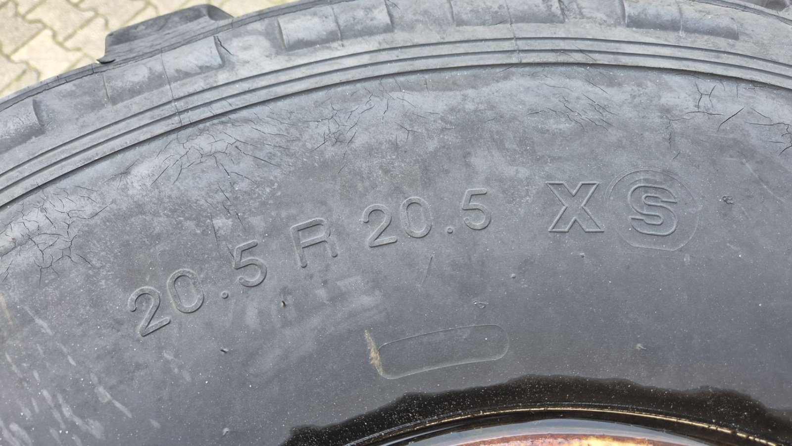 Rad des Typs Sonstige Michelin 525/65R20.5 op velg 20.5R20.5, Gebrauchtmaschine in Schoonebeek (Bild 8)