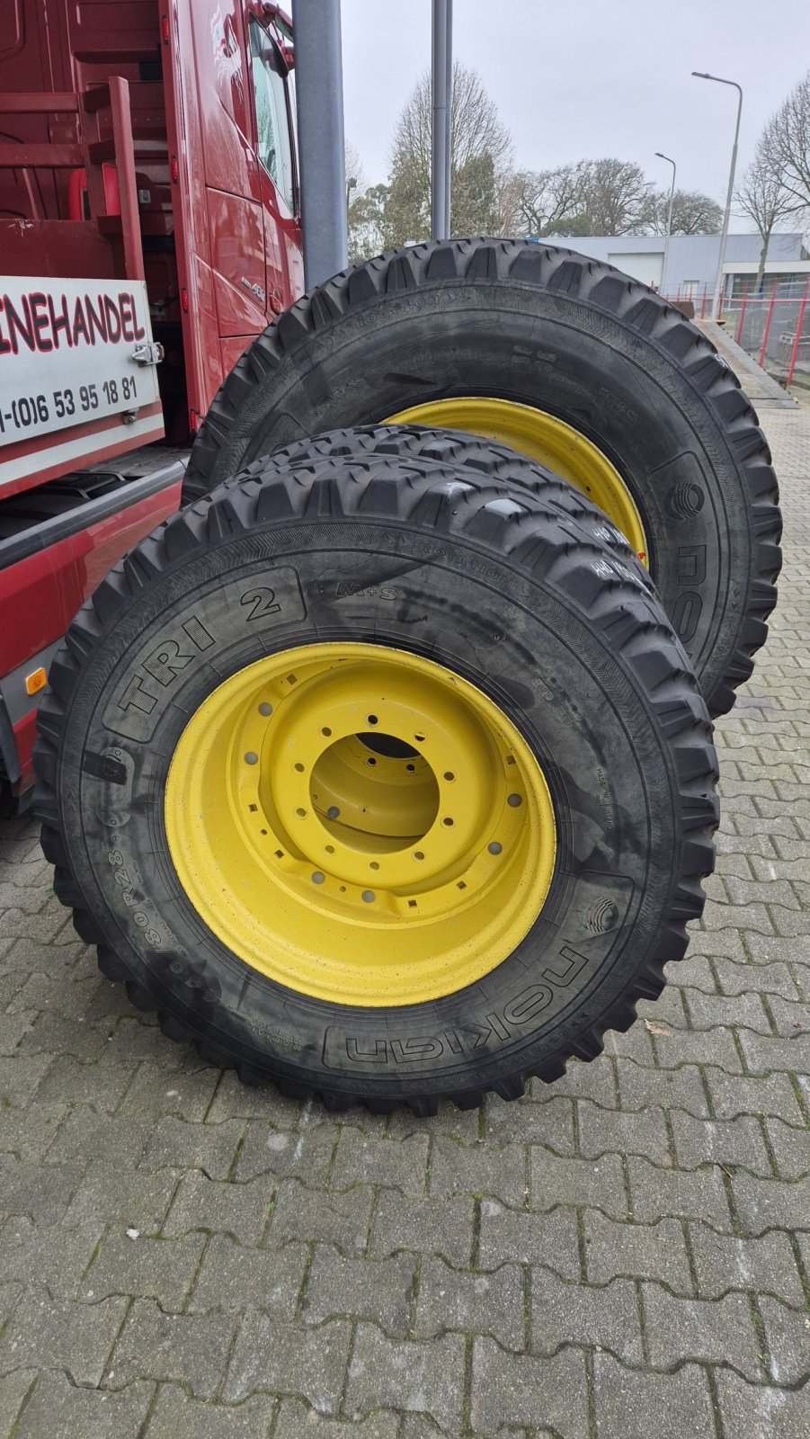 Rad типа Sonstige NOKIAN TRI 2 540/80R38 en 440/80R28 op velgen, Gebrauchtmaschine в Schoonebeek (Фотография 2)