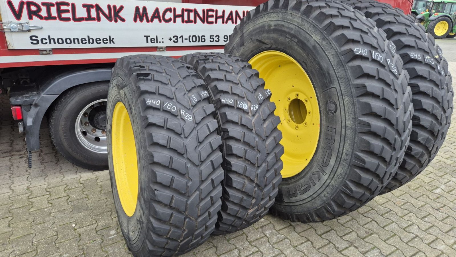 Rad типа Sonstige NOKIAN TRI 2 540/80R38 en 440/80R28 op velgen, Gebrauchtmaschine в Schoonebeek (Фотография 1)