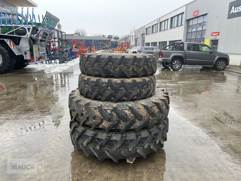 Rad del tipo Sonstige Pflegebereifung 340/85R38+280/85R28 Steyr Kompak, Gebrauchtmaschine en Burgkirchen (Imagen 1)