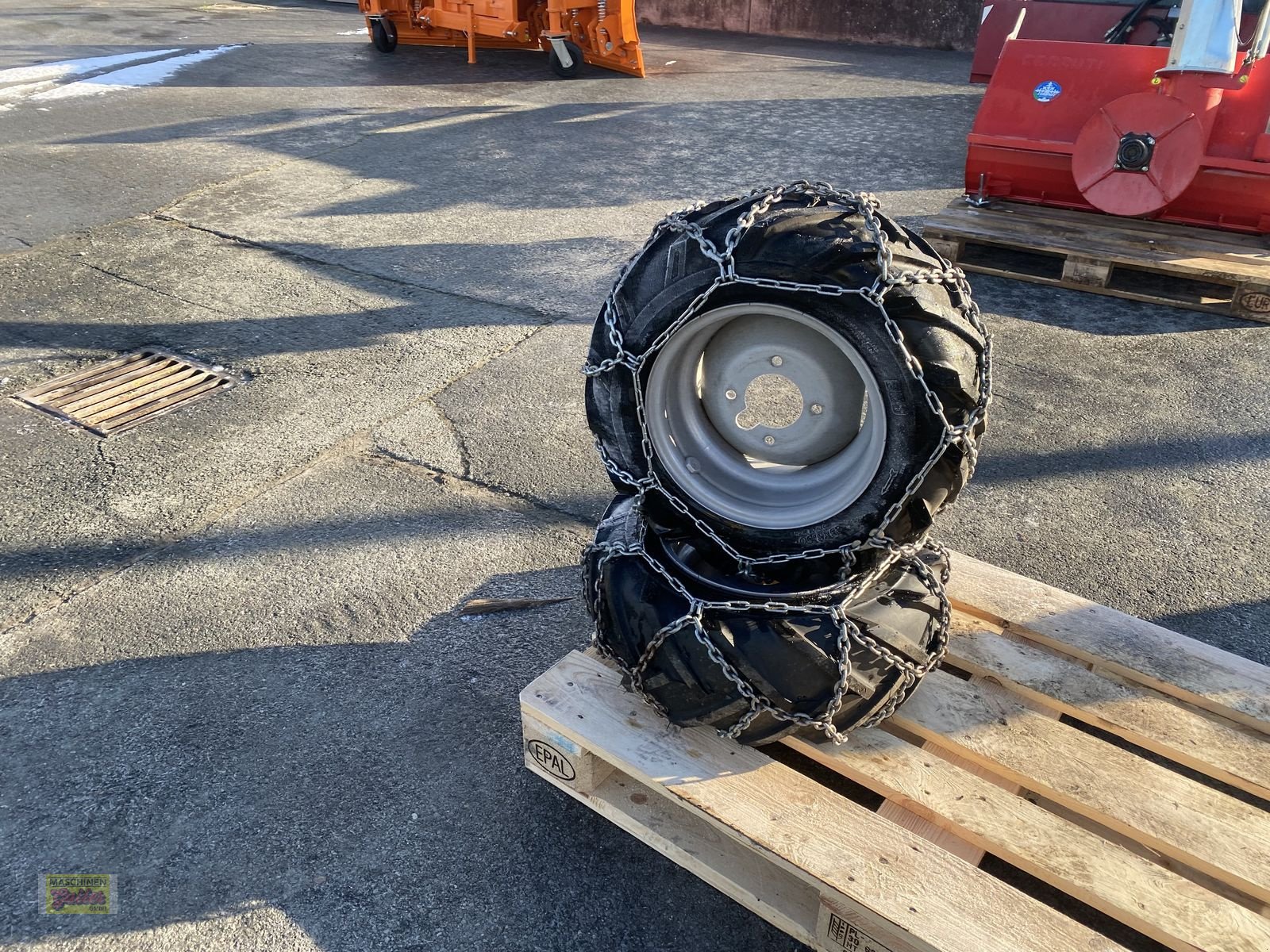 Rad des Typs Sonstige Räder mit Schneeketten für Aebi CC 56/66, Gebrauchtmaschine in Kötschach (Bild 14)