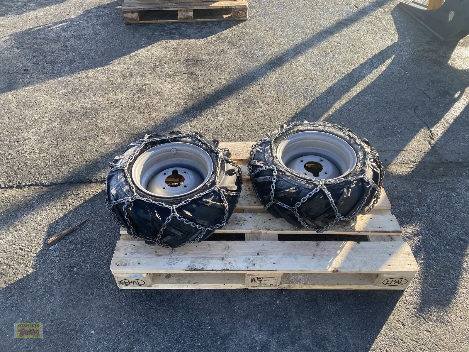 Rad des Typs Sonstige Räder mit Schneeketten für Aebi CC 56/66, Gebrauchtmaschine in Kötschach (Bild 4)