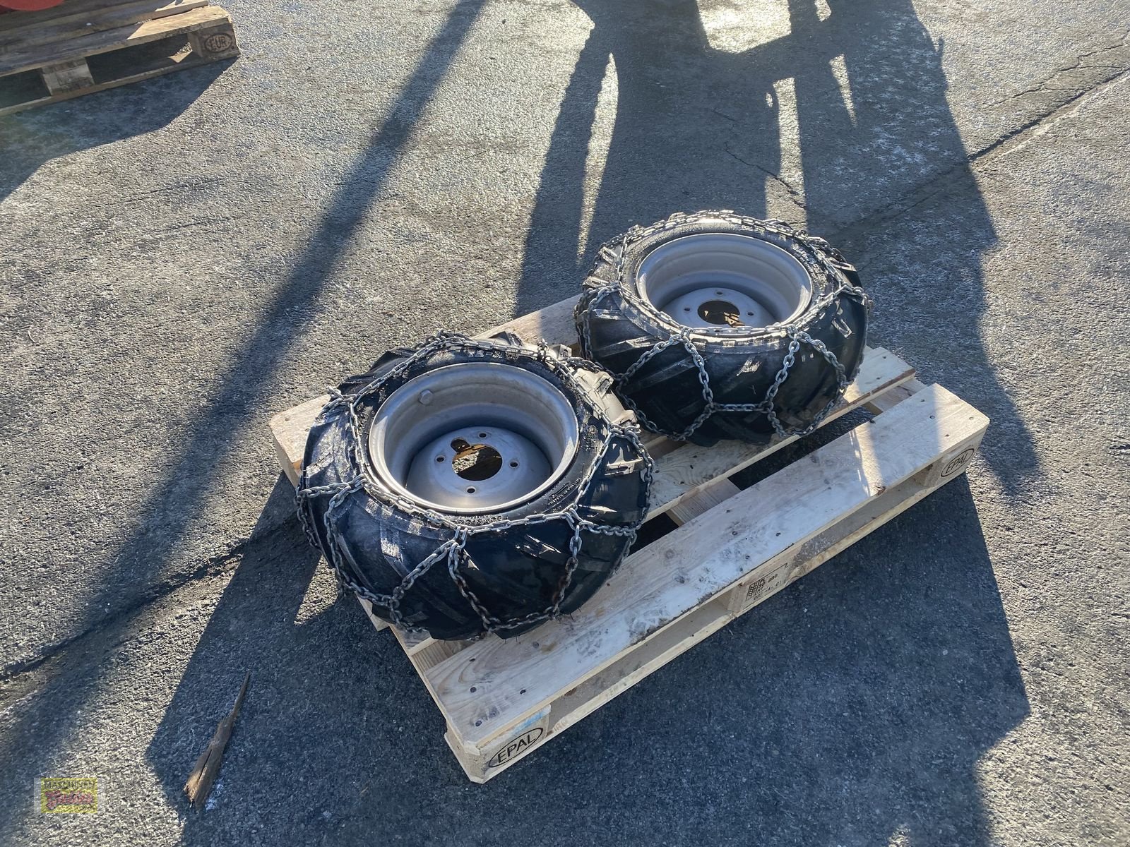 Rad des Typs Sonstige Räder mit Schneeketten für Aebi CC 56/66, Gebrauchtmaschine in Kötschach (Bild 3)