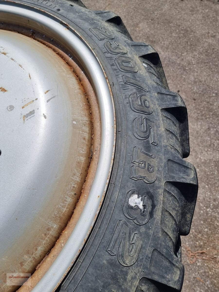 Rad des Typs Sonstige Steyr Profi Pflegebereifung 300/85/42, Gebrauchtmaschine in Tarsdorf (Bild 4)