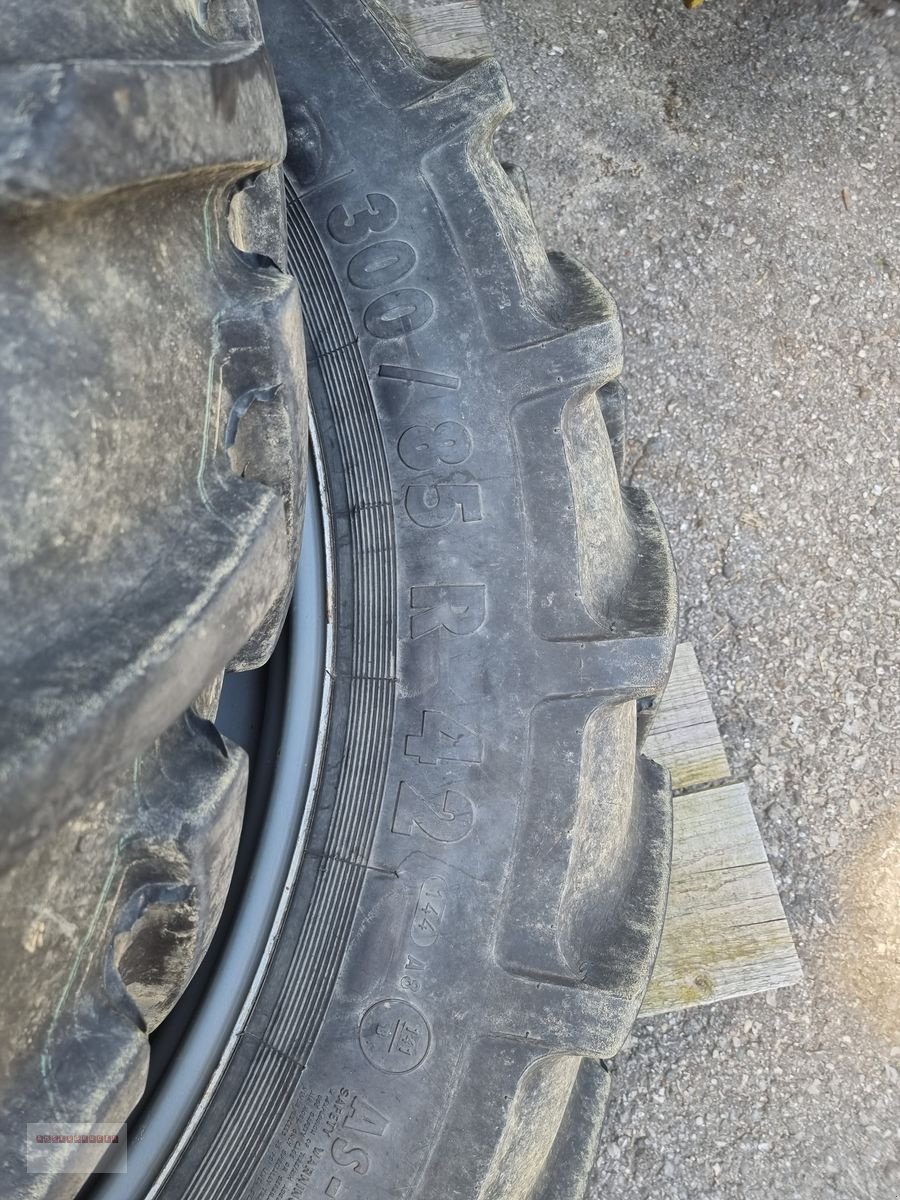 Rad des Typs Sonstige Steyr Profi Pflegebereifung 300/85/42, Gebrauchtmaschine in Tarsdorf (Bild 3)