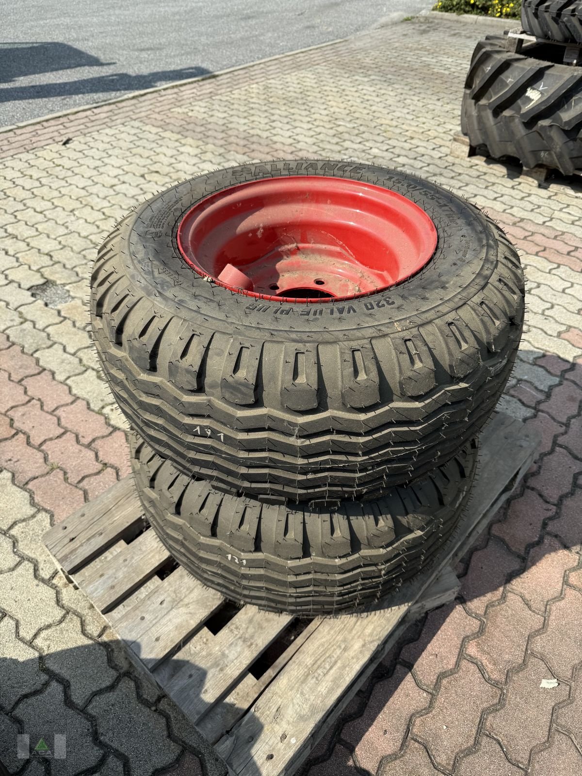 Rad del tipo Sonstige Verschieden Reifen von Trelleborg BKT Michelin, Neumaschine en Markt Hartmannsdorf (Imagen 12)