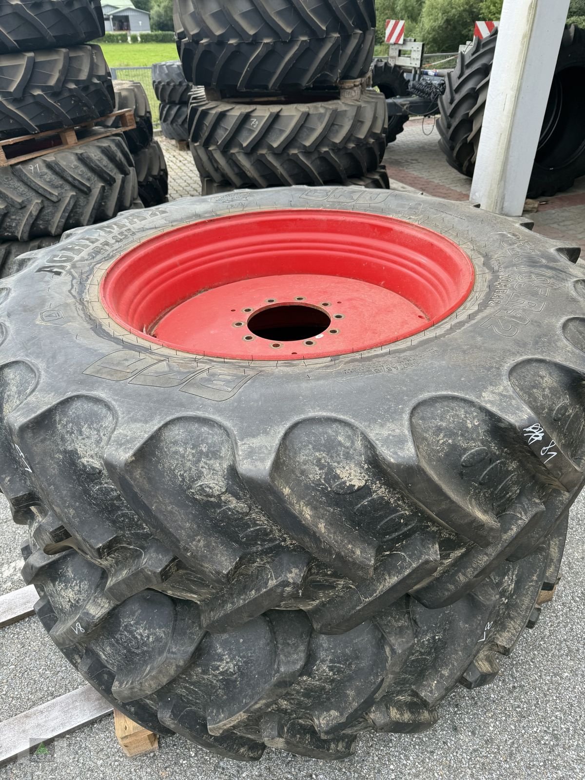 Rad del tipo Sonstige Verschieden Reifen von Trelleborg BKT Michelin, Neumaschine en Markt Hartmannsdorf (Imagen 8)