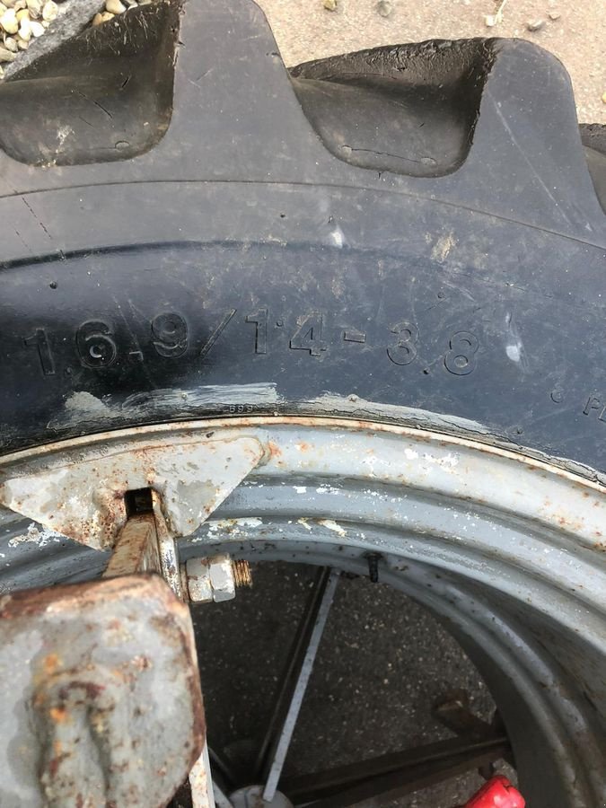 Rad del tipo Sonstige Zwillingsreifen 16.9/14-38, Gebrauchtmaschine In NATTERNBACH (Immagine 3)