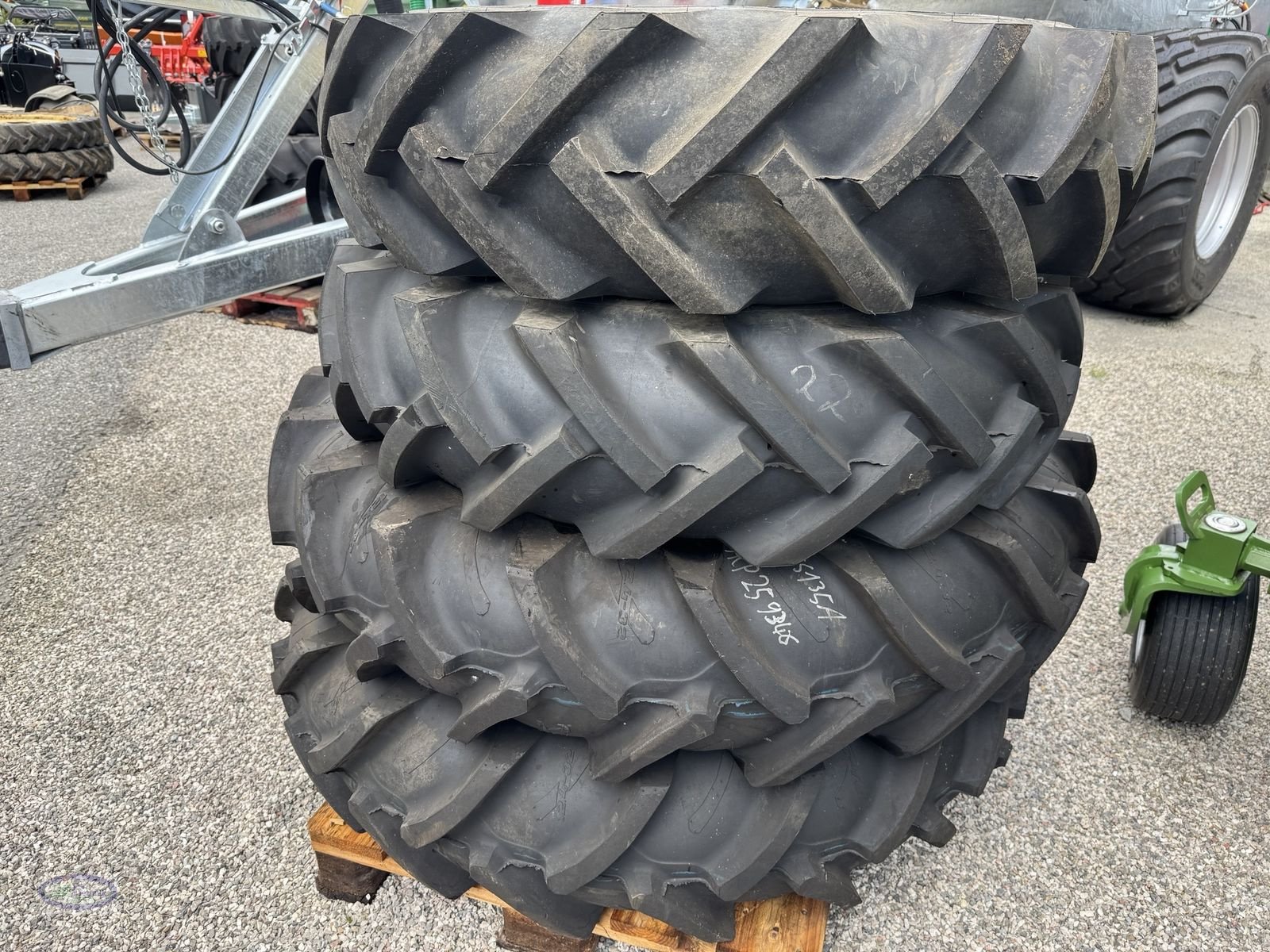 Rad typu Stomil 12.4-32  11.2-24, Neumaschine v Münzkirchen (Obrázek 6)