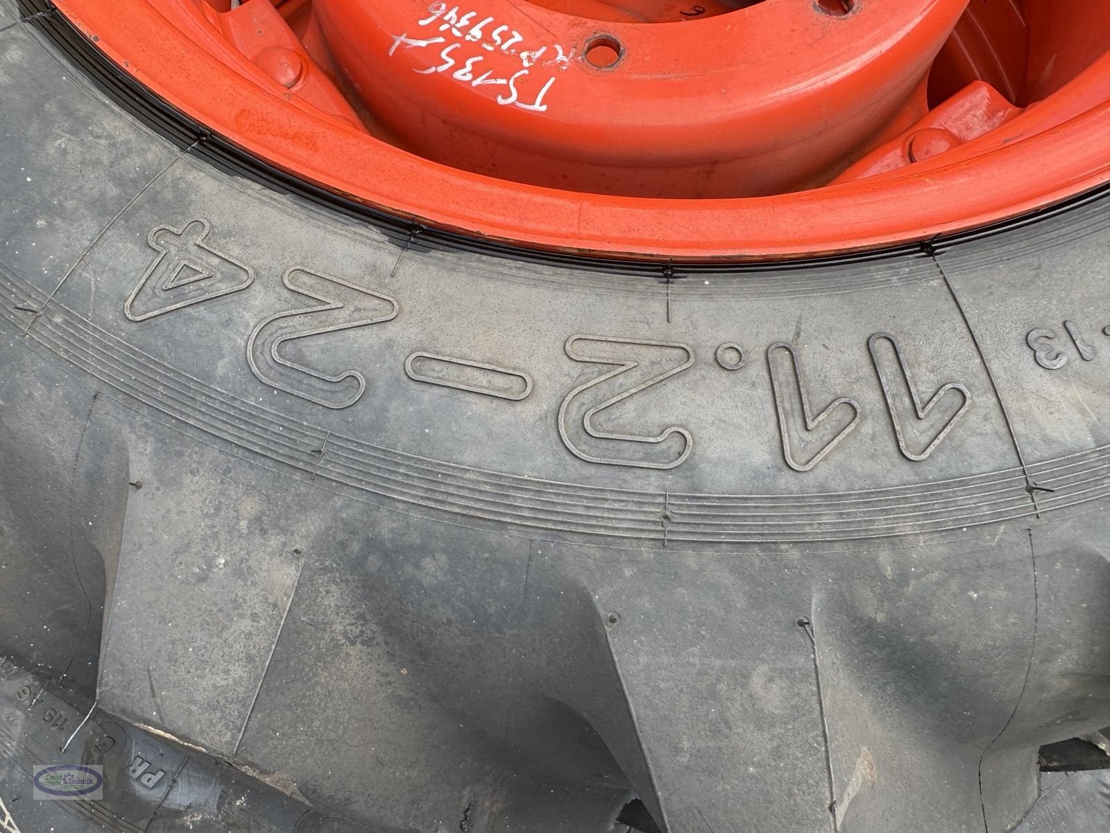 Rad typu Stomil 12.4-32  11.2-24, Neumaschine v Münzkirchen (Obrázek 2)