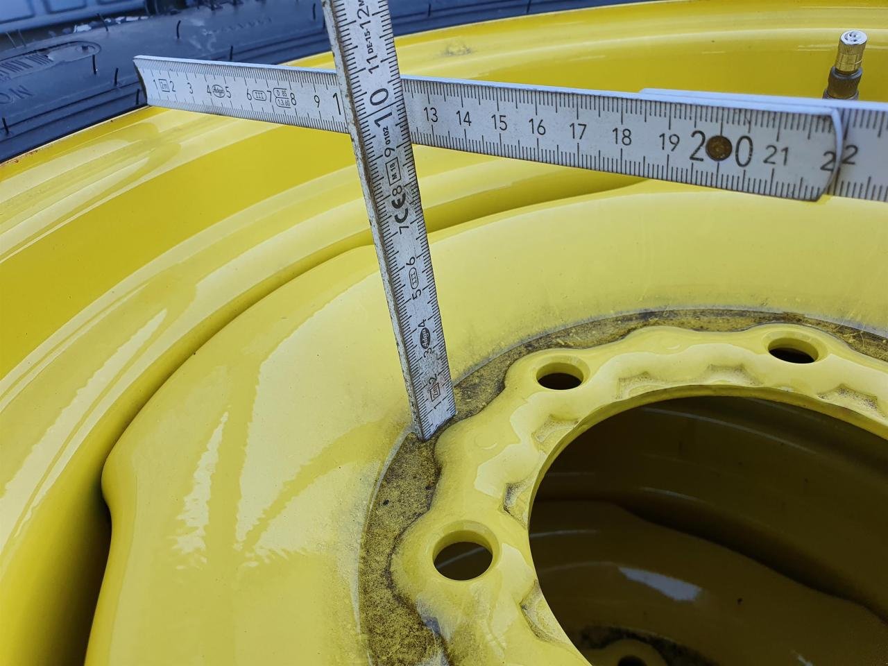 Rad des Typs Titan 8-16 x2, Neumaschine in Zweibrücken (Bild 7)