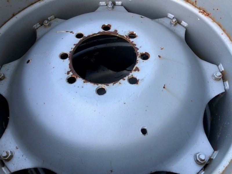 Rad typu Trelleborg 16,9X38, Gebrauchtmaschine v Gjerlev J. (Obrázek 3)