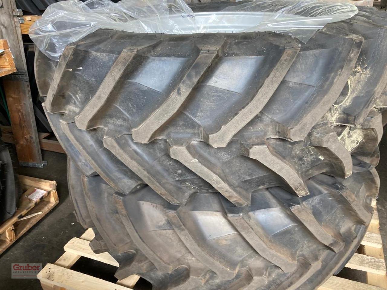 Rad a típus Trelleborg 2 Stück Räder 540/65 R 34, Neumaschine ekkor: Leipzig OT Engelsdorf (Kép 2)
