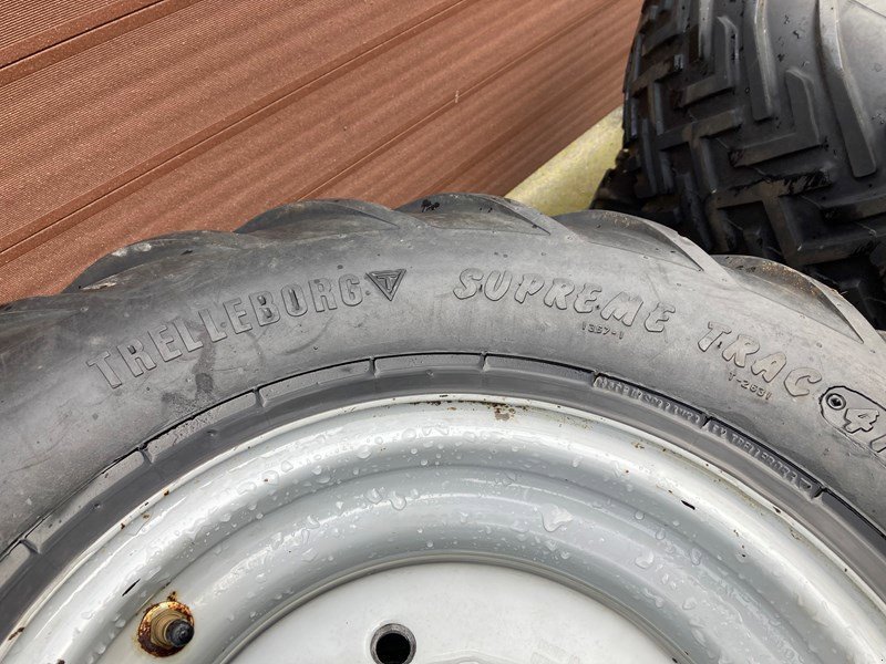 Rad Türe ait Trelleborg 33 x 15.50 -15, Gebrauchtmaschine içinde Landquart (resim 3)