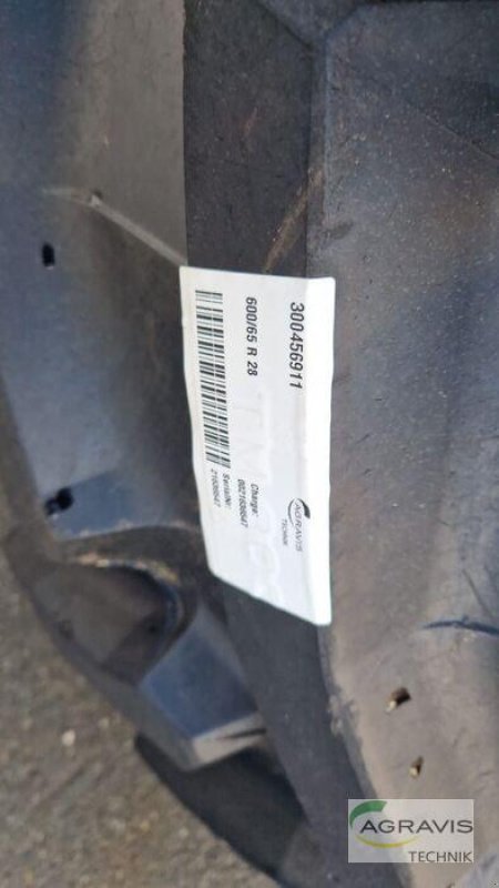 Rad des Typs Trelleborg 600/65 R 28, Neumaschine in Melle-Wellingholzhausen (Bild 2)