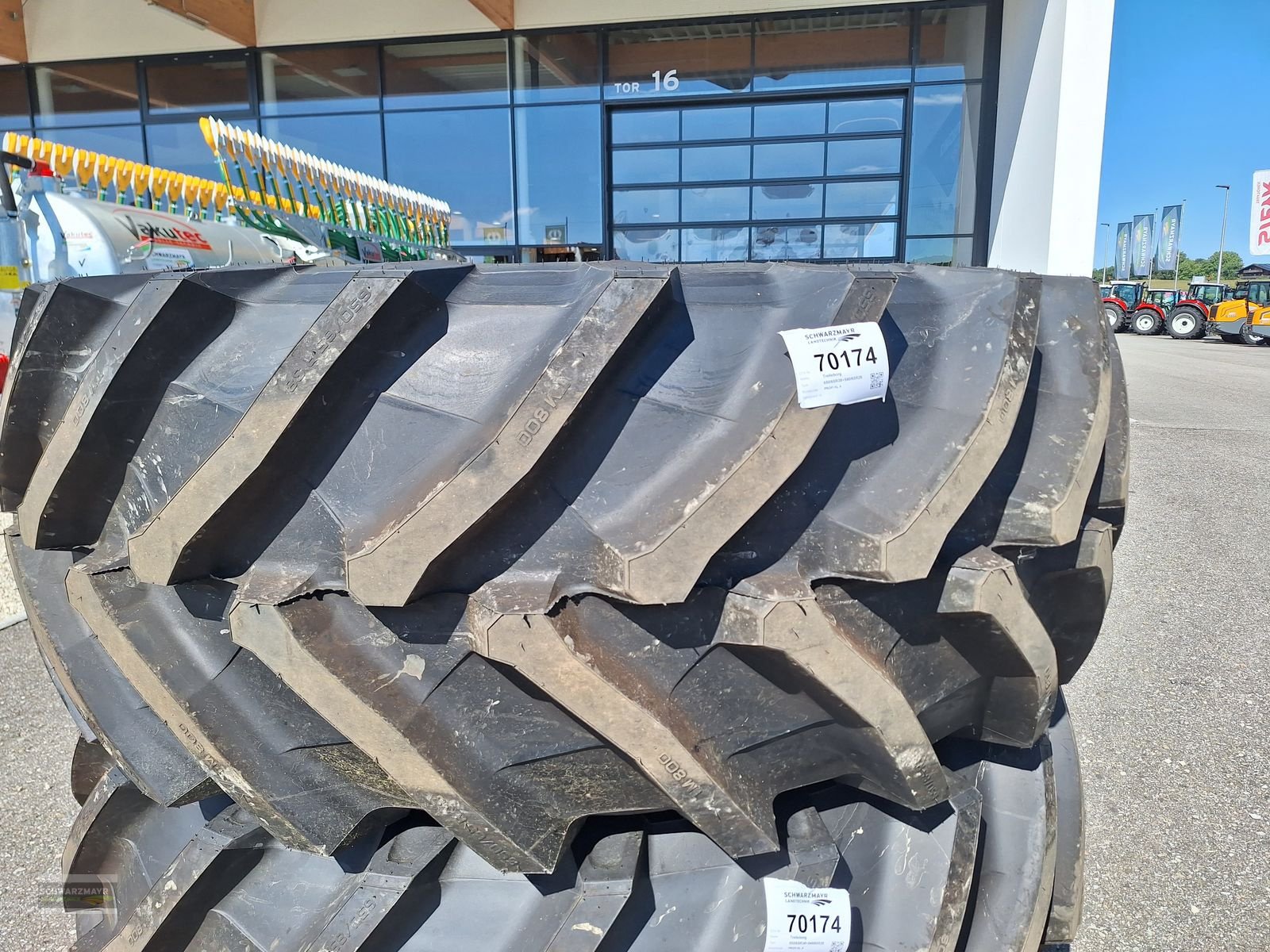 Rad des Typs Trelleborg 650/65R38+540/65R28 Kompletträder, Neumaschine in Gampern (Bild 10)