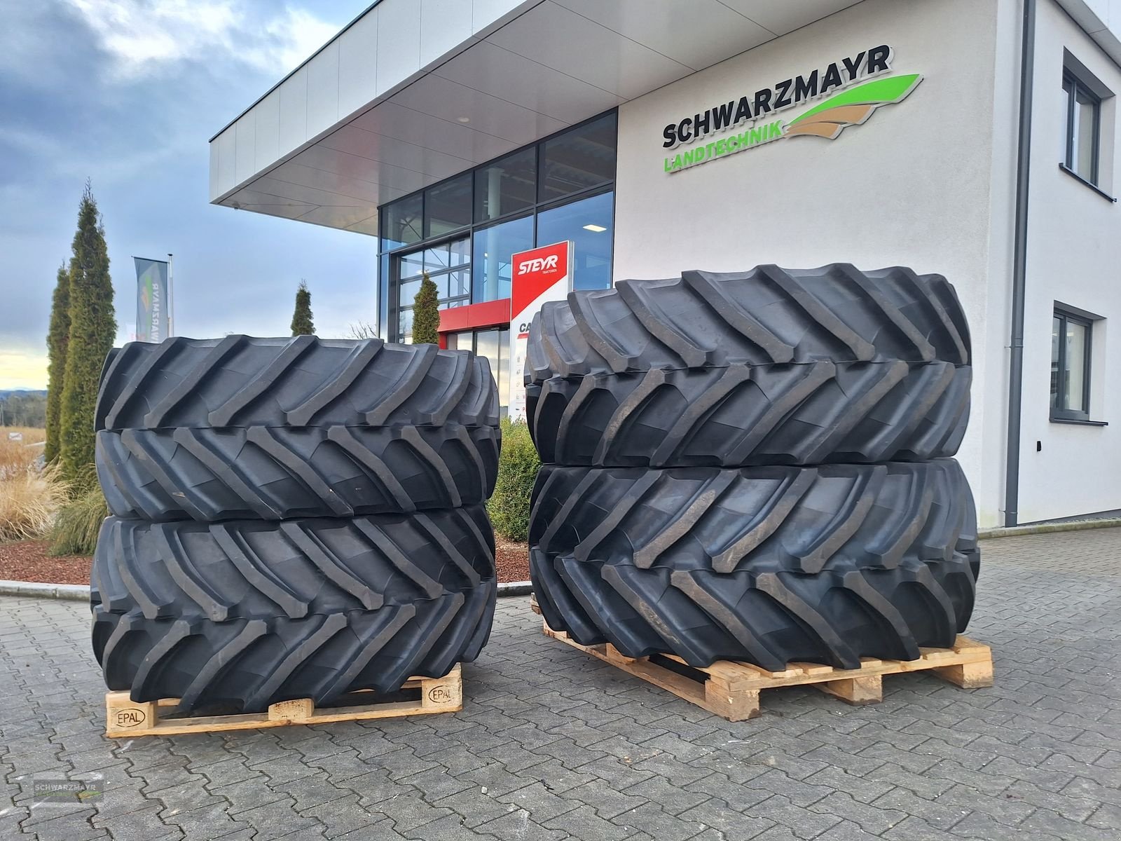 Rad del tipo Trelleborg 710/60R42+600/60R30, Neumaschine In Aurolzmünster (Immagine 1)