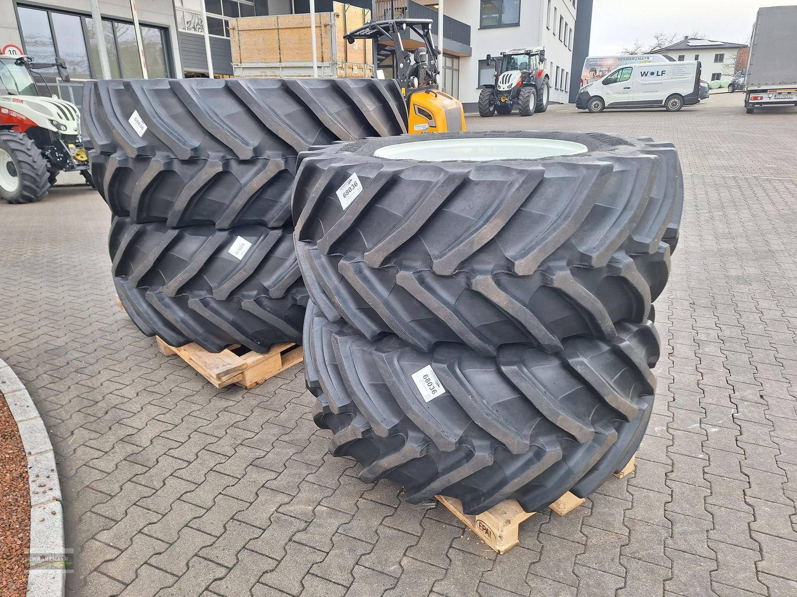 Rad del tipo Trelleborg 710/60R42+600/60R30, Neumaschine In Aurolzmünster (Immagine 4)