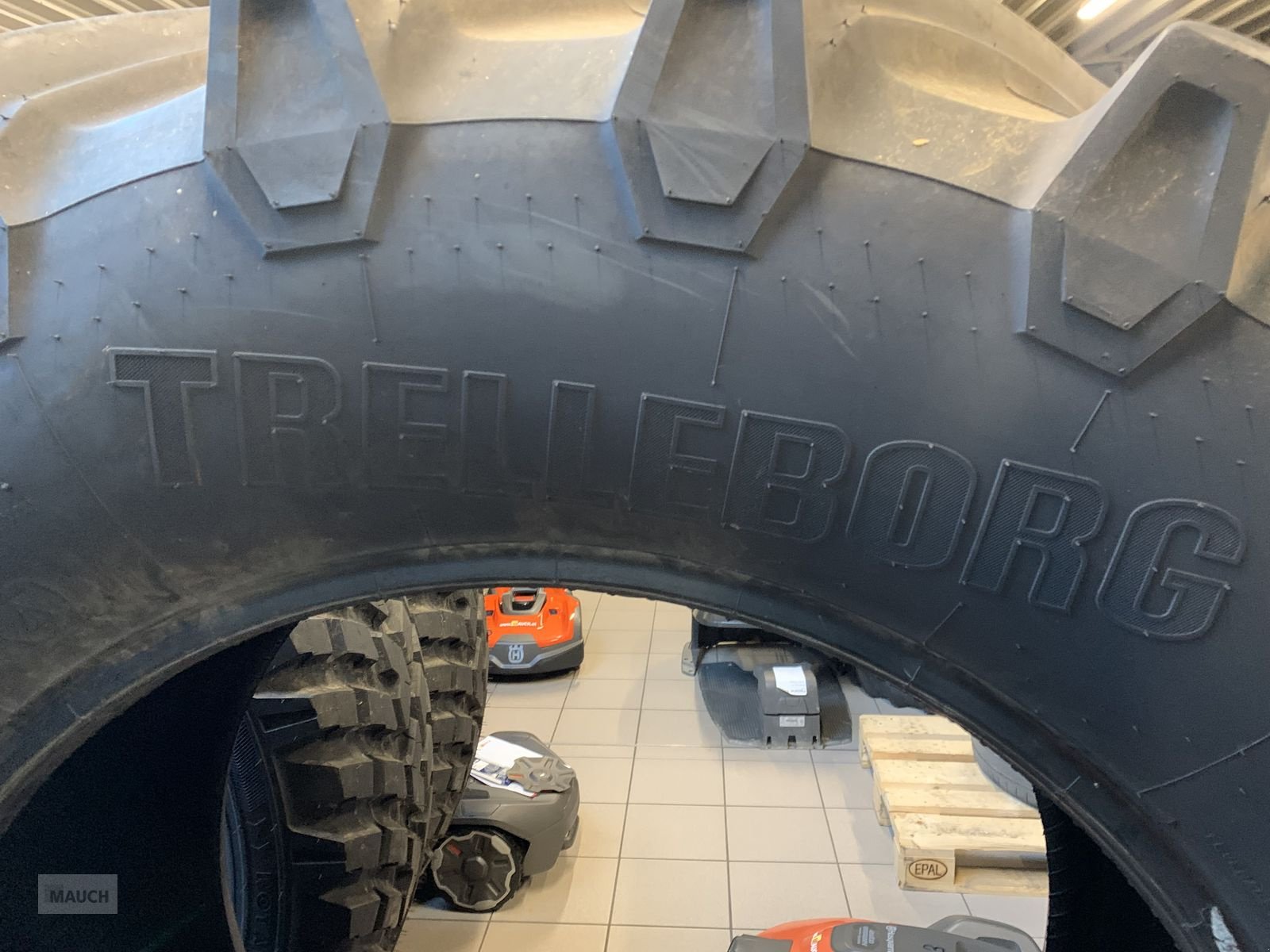 Rad van het type Trelleborg Reifen 650/65R38, 1 Stk., Gebrauchtmaschine in Eben (Foto 2)