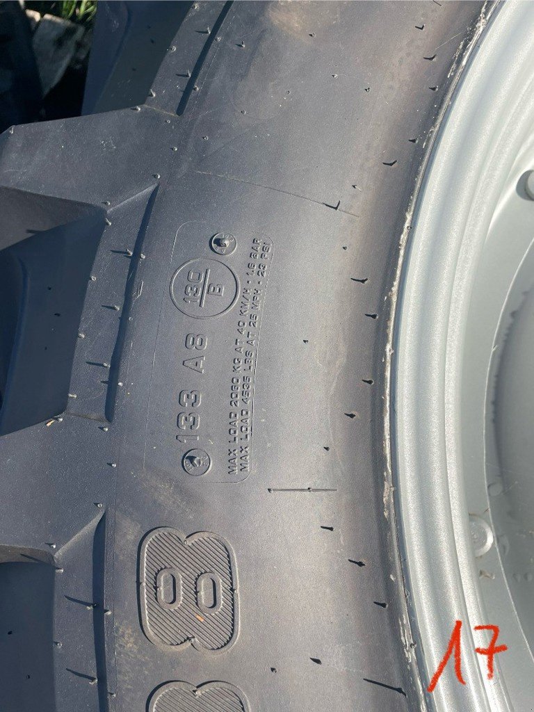 Rad типа Trelleborg Sonstiges, Gebrauchtmaschine в Schaffhausen (Фотография 5)