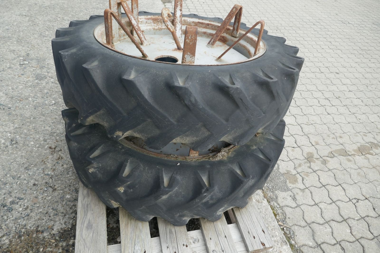 Rad Türe ait Trinker 11.2/10R28 Zwillingsräder, Gebrauchtmaschine içinde Villach (resim 8)