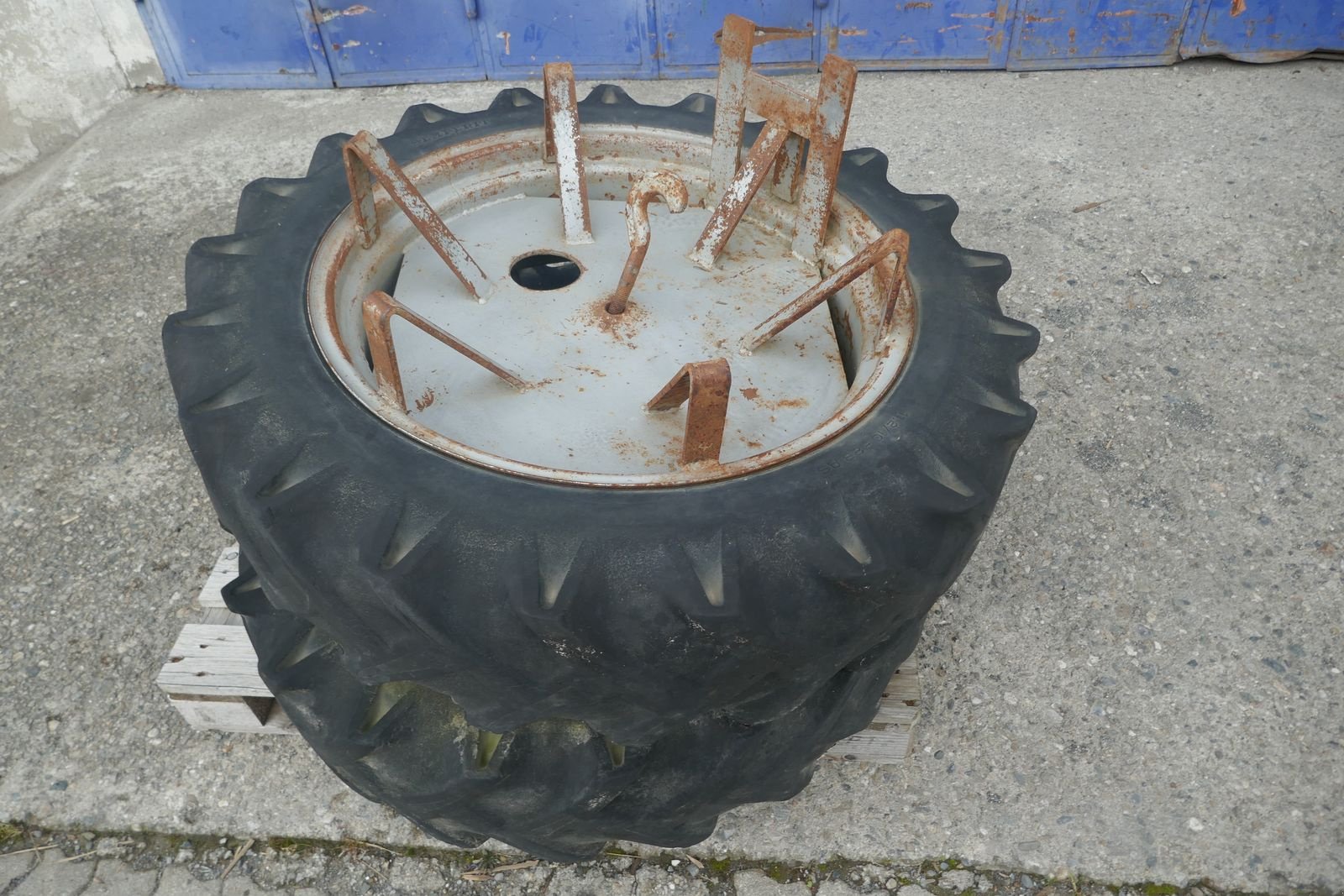 Rad Türe ait Trinker 11.2/10R28 Zwillingsräder, Gebrauchtmaschine içinde Villach (resim 1)