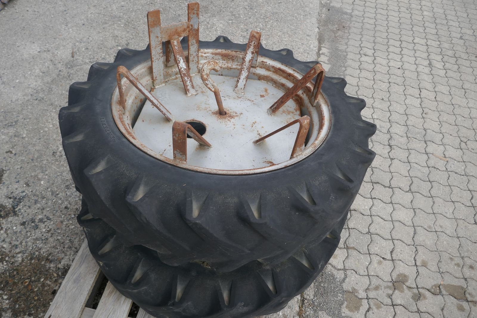 Rad Türe ait Trinker 11.2/10R28 Zwillingsräder, Gebrauchtmaschine içinde Villach (resim 10)