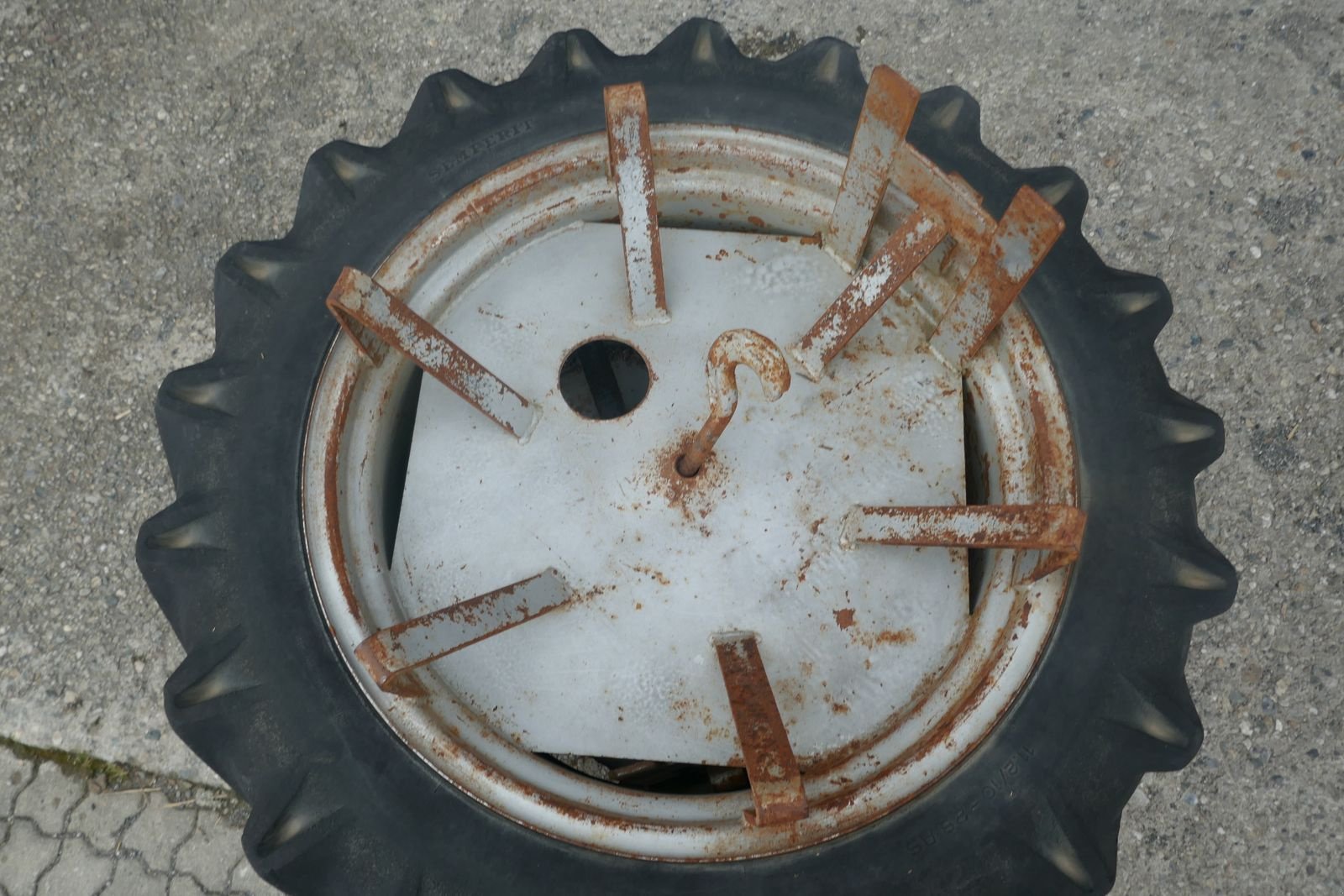 Rad Türe ait Trinker 11.2/10R28 Zwillingsräder, Gebrauchtmaschine içinde Villach (resim 2)