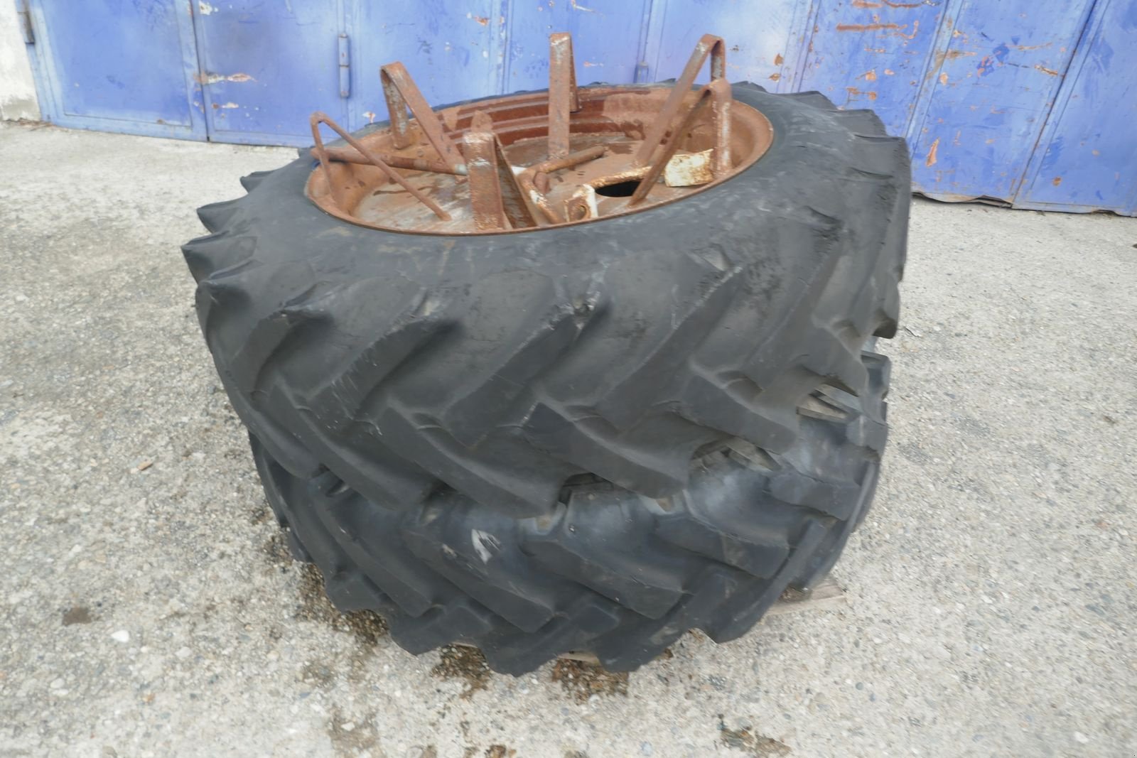 Rad tipa Trinker 12.4/11- R 28 Zwillingräder, Gebrauchtmaschine u Villach (Slika 1)