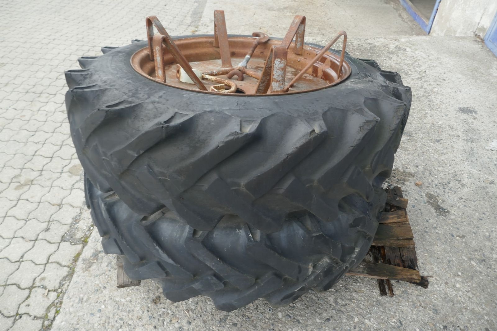 Rad tipa Trinker 12.4/11- R 28 Zwillingräder, Gebrauchtmaschine u Villach (Slika 4)