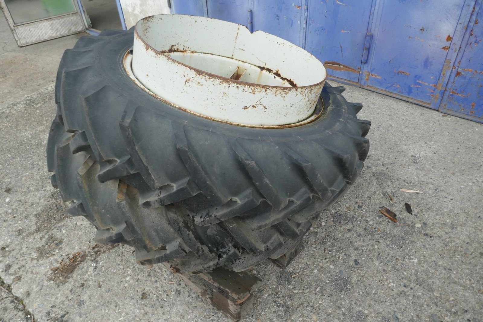 Rad typu Trinker 12.4-32 Zwillingräder, Gebrauchtmaschine v Villach (Obrázek 1)