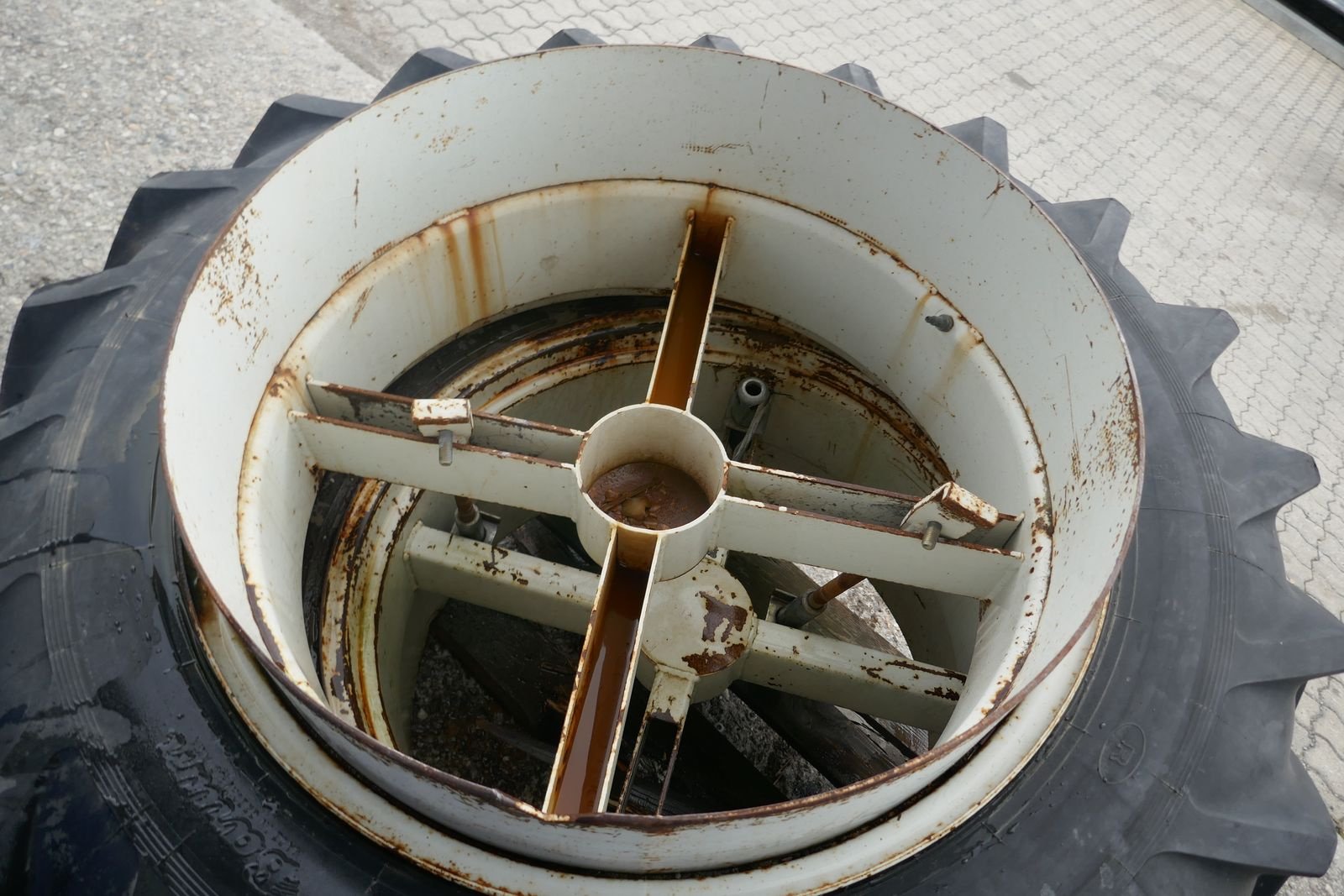 Rad typu Trinker 12.4-32 Zwillingräder, Gebrauchtmaschine v Villach (Obrázek 6)