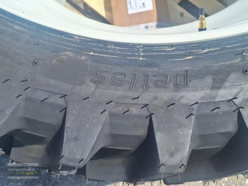 Rad des Typs Trinker 230/95R32, Neumaschine in Aurolzmünster (Bild 7)