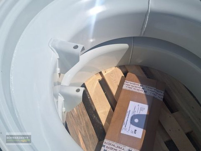 Rad des Typs Trinker 230/95R32, Neumaschine in Aurolzmünster (Bild 11)