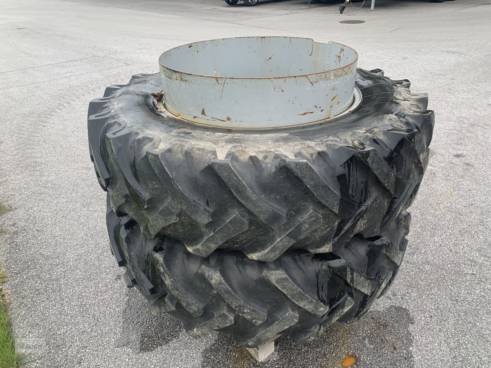 Rad Türe ait Trinker Zwillingsräder 16.9-34, Gebrauchtmaschine içinde Eben (resim 4)