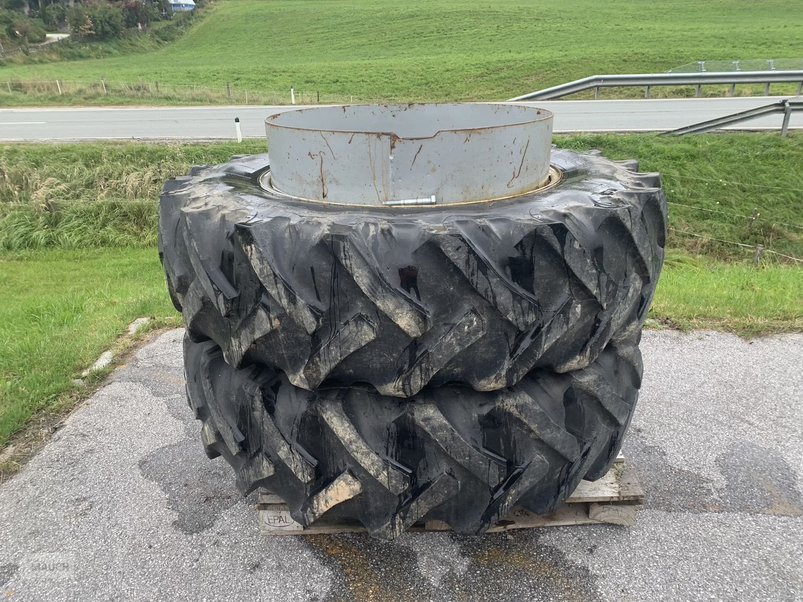 Rad Türe ait Trinker Zwillingsräder 16.9-34, Gebrauchtmaschine içinde Eben (resim 2)