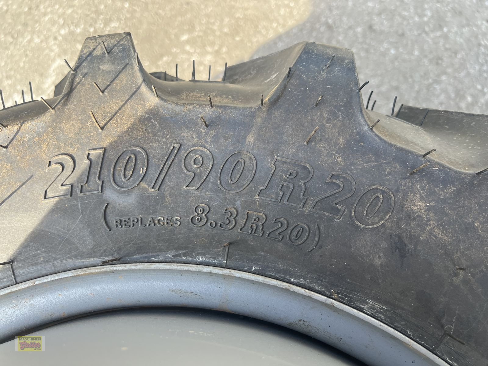 Rad van het type Trinker Zwillingsräder 210/90R20 zu 280/70R20, Vorführmaschine in Kötschach (Foto 2)