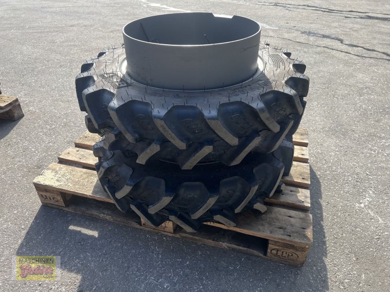 Rad van het type Trinker Zwillingsräder 210/90R20 zu 280/70R20, Vorführmaschine in Kötschach