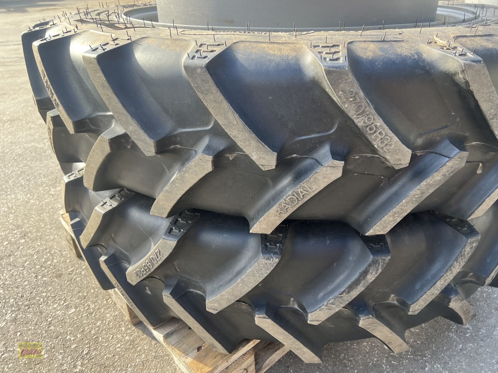 Rad van het type Trinker Zwillingsräder 270/95R32 zu 380/70R28, Vorführmaschine in Kötschach (Foto 4)